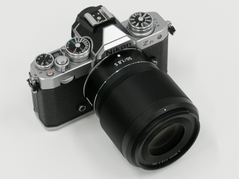 フルサイズ対応の「NIKKOR Z 50mm f/1.8 S」を装着