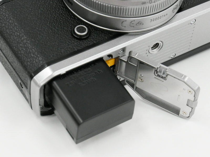 バッテリーはZ 50と同じ「EN-EL25」。