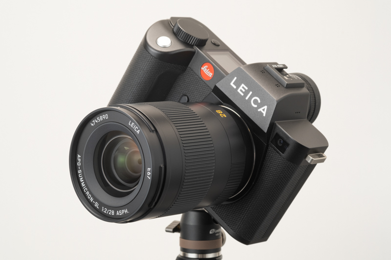 撮像素子：ローパスフィルターレス有効4,730万画素CMOS<br>設定可能感度：ISO 50〜50000<br>電子シャッター：1秒〜1/40,000秒<br>AE/AF追従時連写速度：最高6コマ/秒<br>AE/AF固定時連写速度：メカ＝10コマ/秒、電子＝20コマ/秒<br>動画性能：5K 29.97fps、C4K/4K 59.94fps、FHD 180fps　10bit内部記録可能<br>発売：2019年11月<br>価格：税込89万1,000円