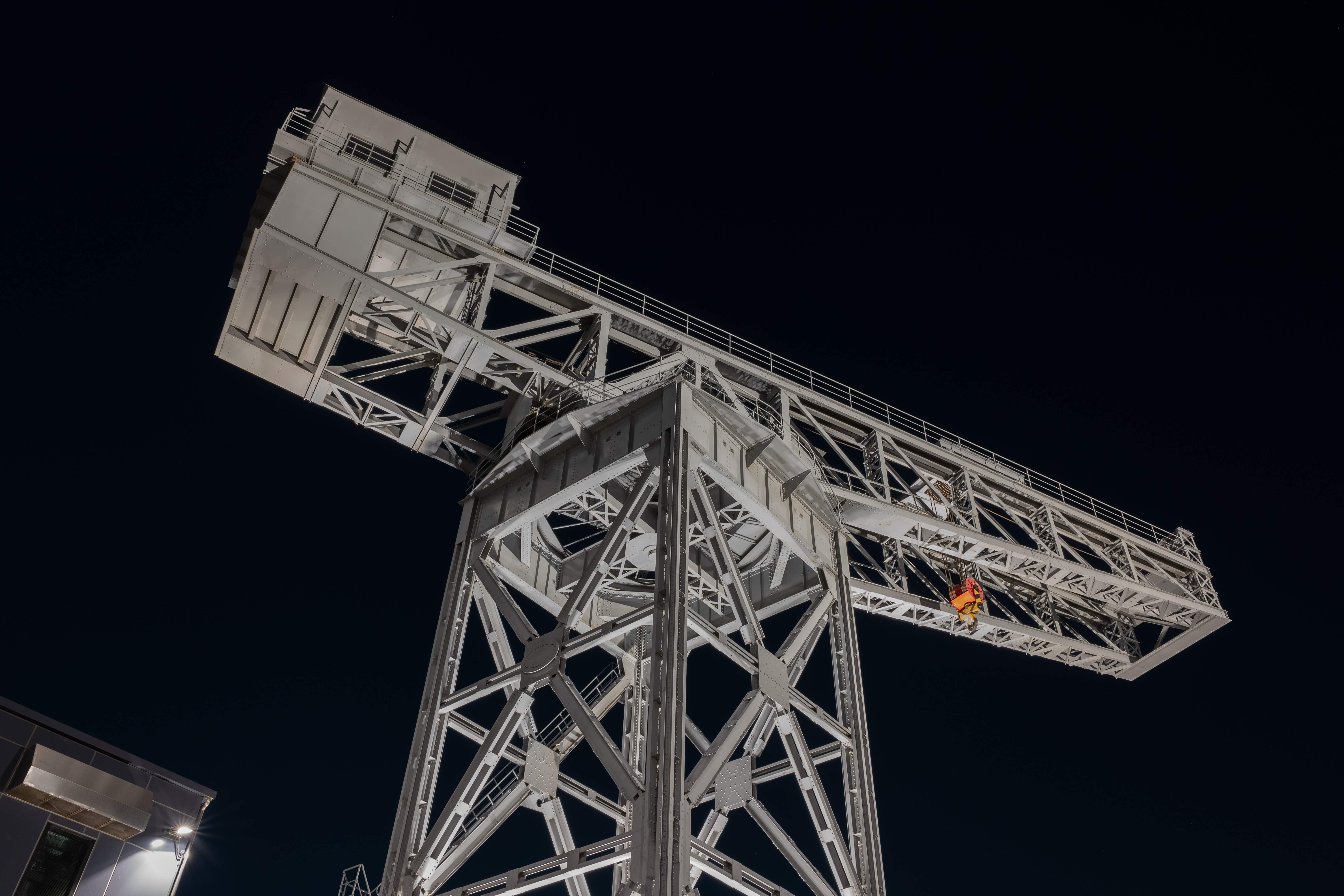 ハイライトスライダーを-76に調整。ハイライト部の階調はほぼ復元できている。