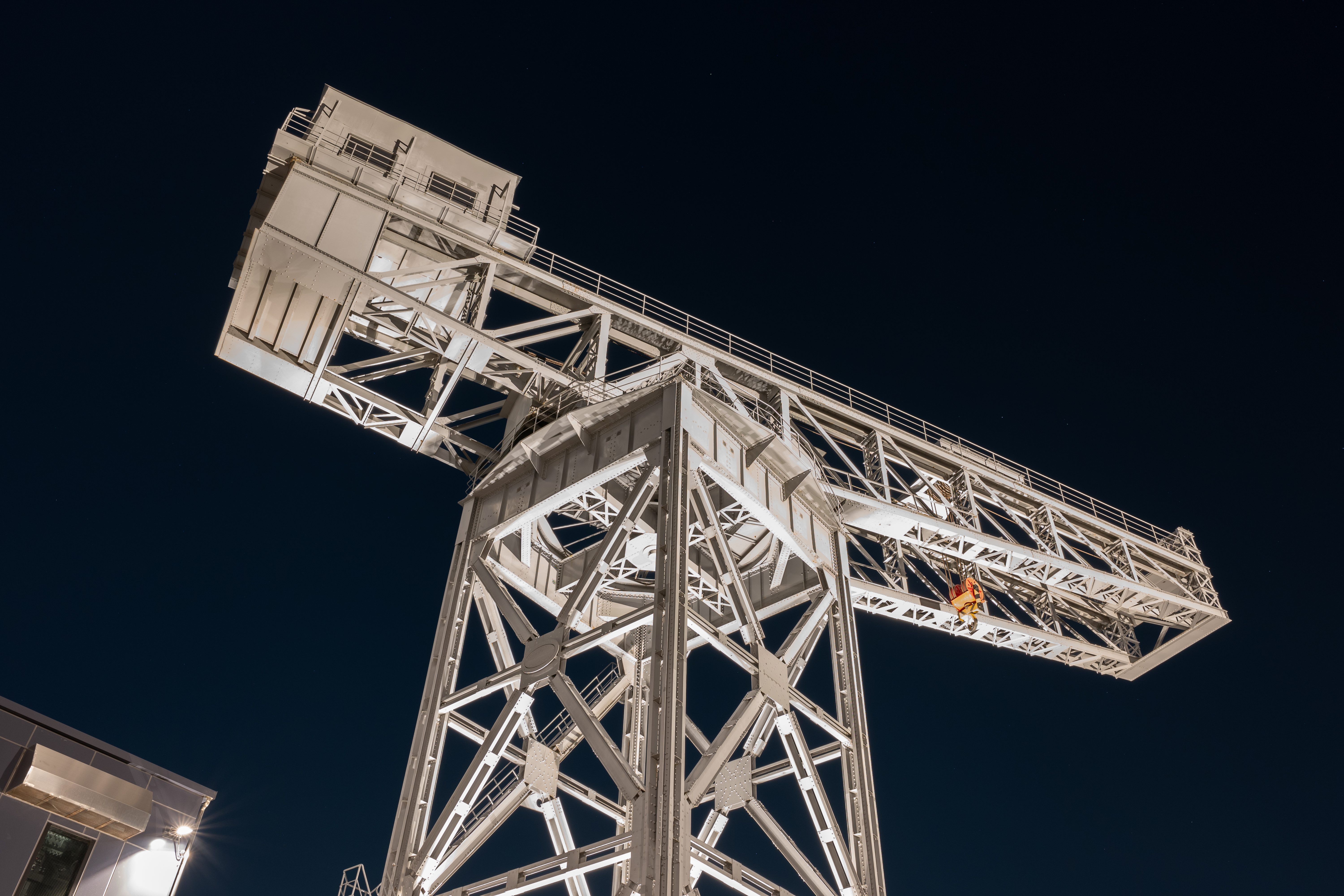 ハイライトスライダーを最大の-100まで動かしたが、ハイライト部の白飛びは解消できなかった。