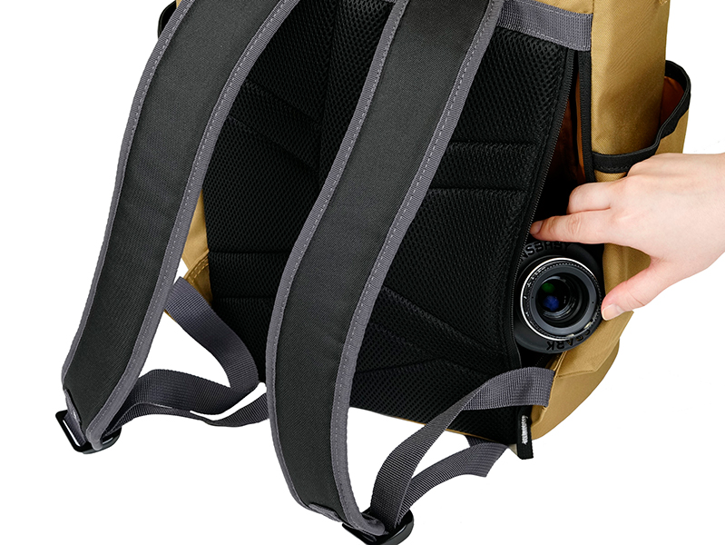 背面からも機材室にアクセス可能