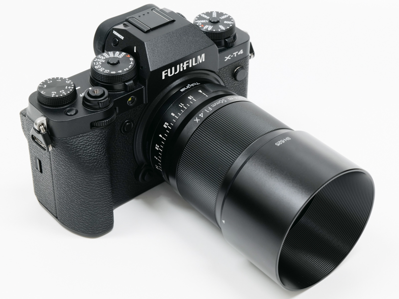 フードを装着してX-T4に装着した状態