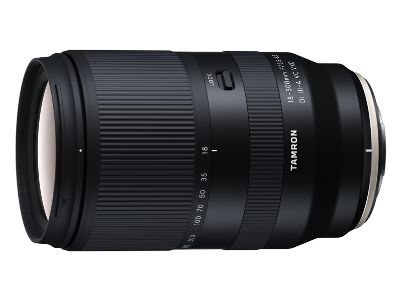 18-300mm F/3.5-6.3 Di III-A VC VXD（Model B061）富士フイルムXマウント用（※開発中のため、仕様や外観は変更の可能性がある）