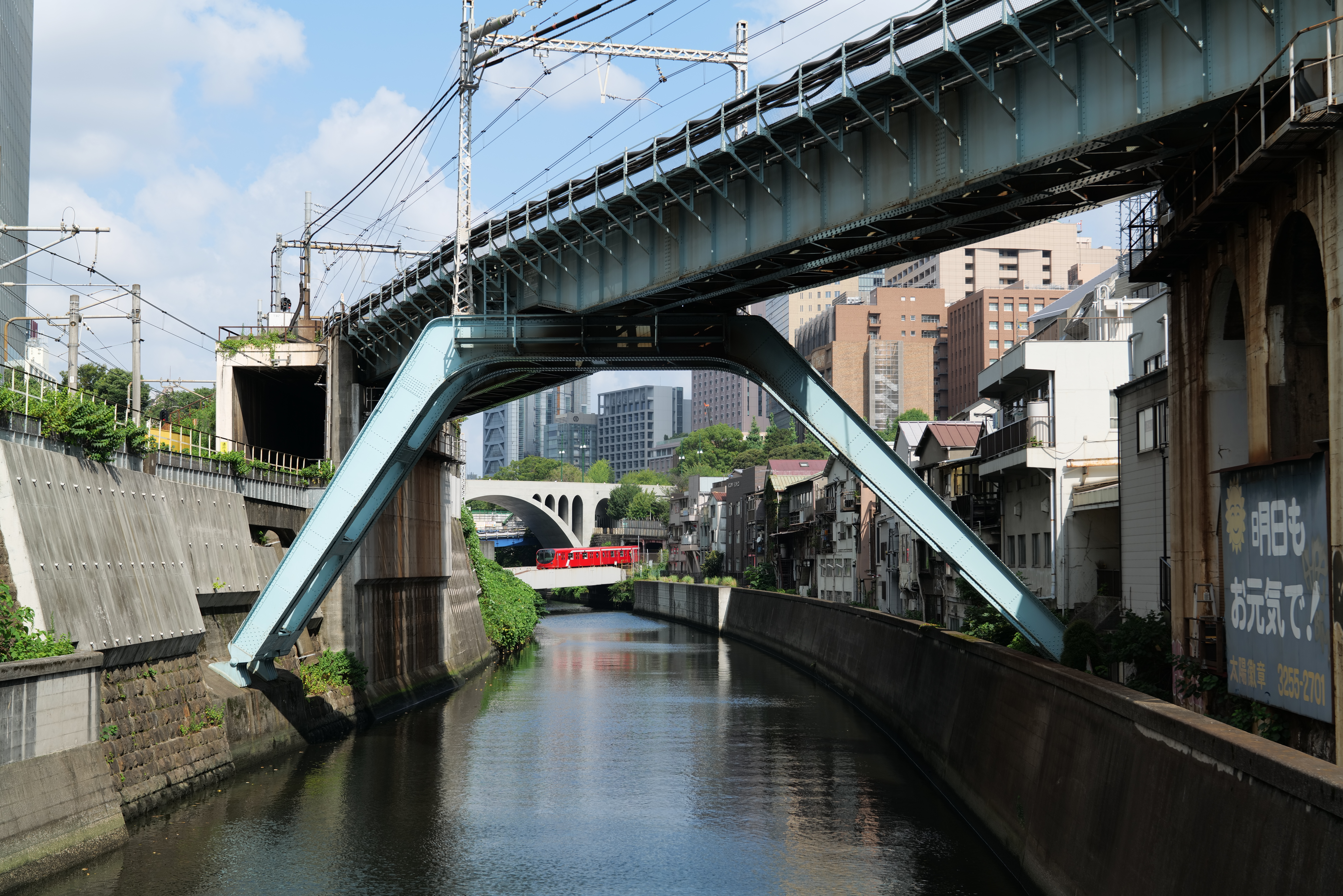 <span class="fnt-85">LUMIX S1R / LUMIX S 50mm F1.8 / 絞り優先AE（F5.6・1/320秒・±0EV） / ISO 100</span>