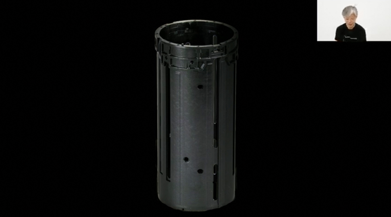 特に加工精度にこだわったとの説明があった“レンズの骨格”としての役割を担っているという鏡筒パーツ。このパーツを高い精度でつくることができているからこそ、量産化が可能となり、また良好な動作が得られるているとのこと（「新製品プレゼンテーション 8月4日」YouTubeより）