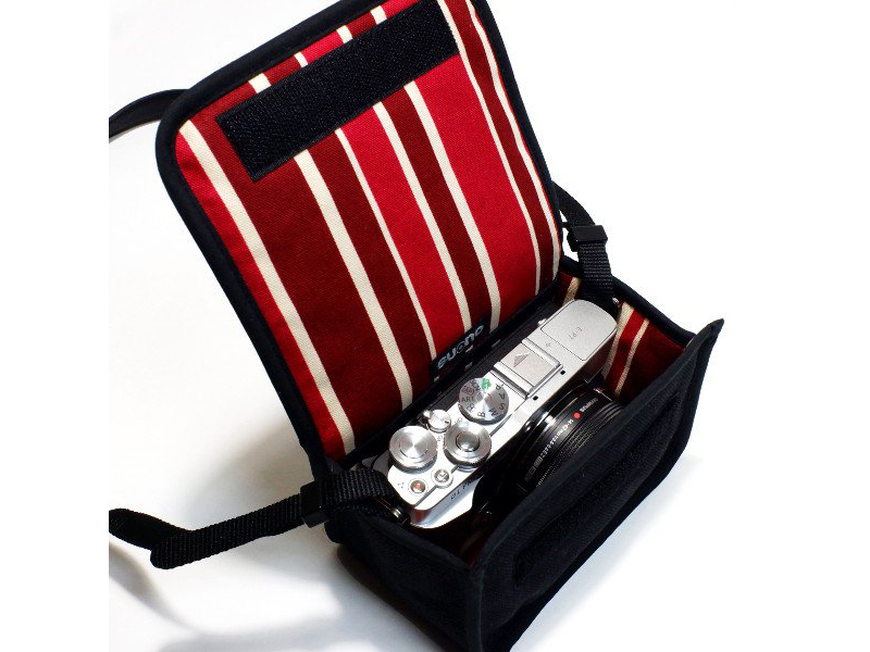 ブラック・ボルドーストライプ