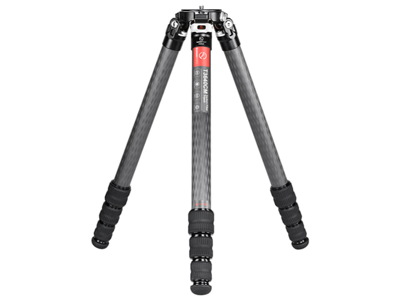 「T3640CM」<br>パイプ径：36mm<br>全高：1,500mm<br>最低高：90mm<br>縮長：約550mm<br>重量：2.01Kg<br>最大耐荷重量：30Kg<br>段数：4段<br>雲台取り付けネジ：3/8インチ<br>店頭予想価格：7万6,000円（税込）