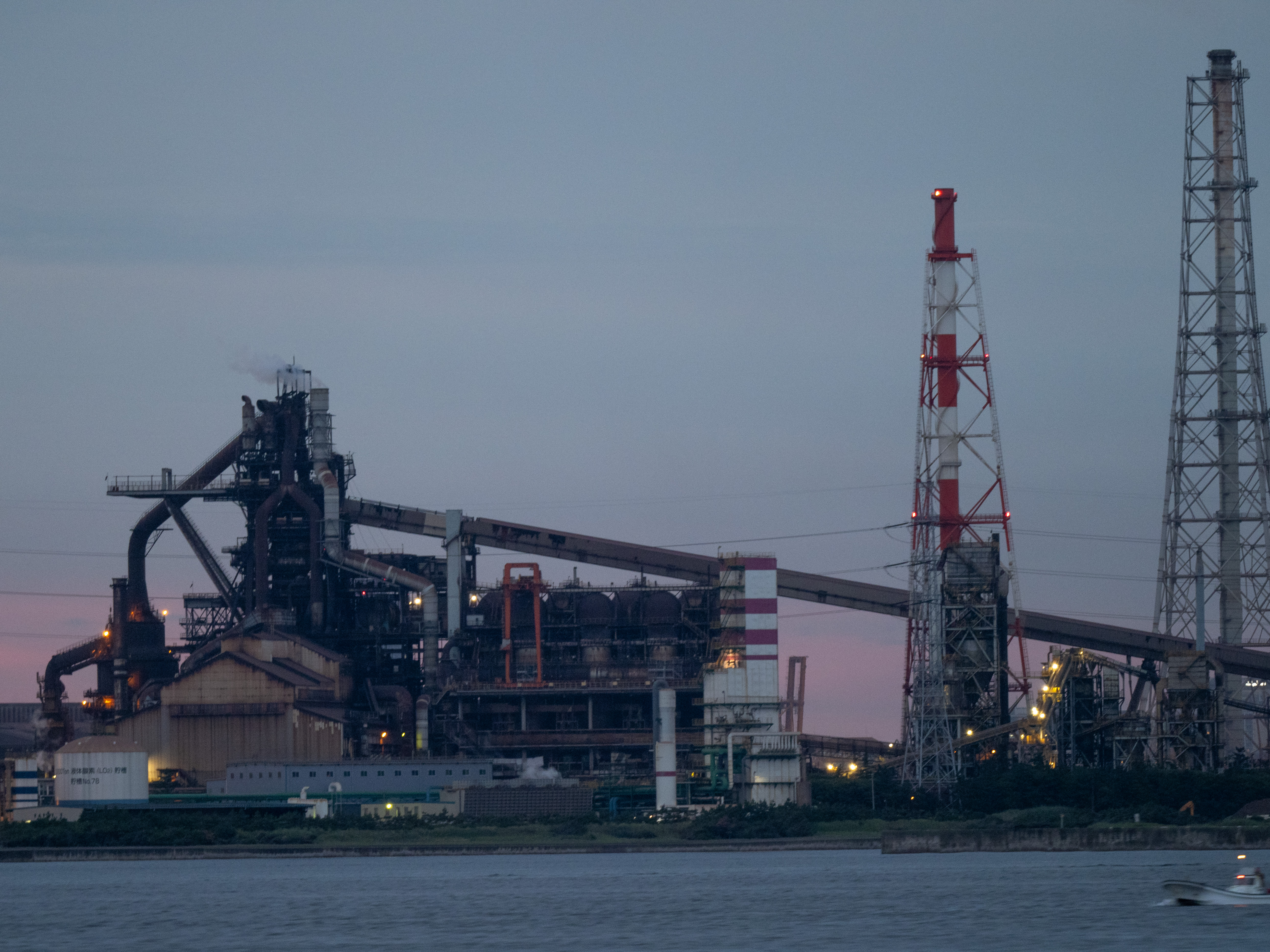 F5.6　1/8秒　ISO 800　マニュアル露出　188mmで撮影　内蔵テレコンバーター使用