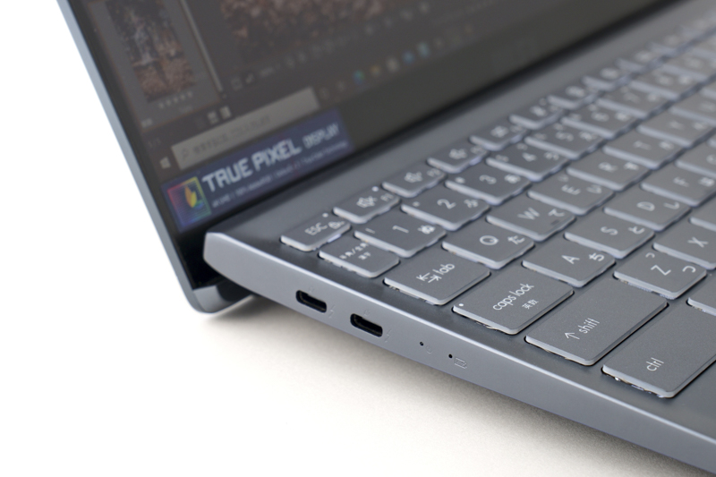 側面のインターフェイス。Thunderbolt Type-C（USB PD対応）×2