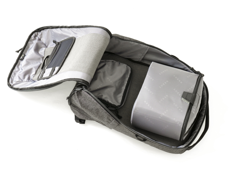 インナーバッグを上につけた状態。機材を上から出し入れできる