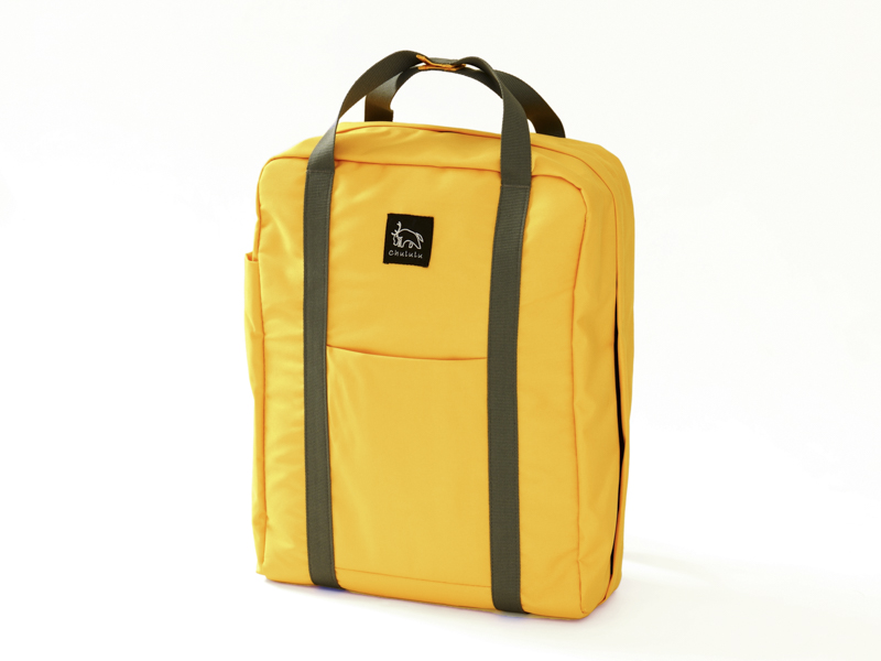 こちらのカラーは「マスタード」。その他「ネイビー」「オリーブ」が選べる