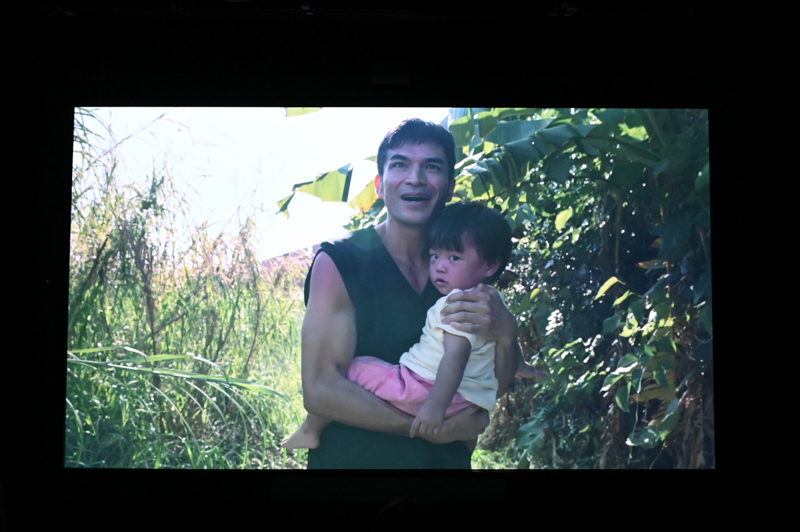 《リフレーミング》の一場面