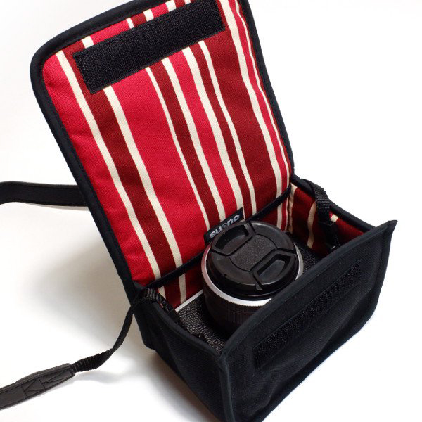 ブラック・ボルドーストライプ