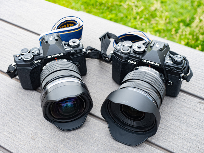 E-M5 Mark IIIに装着したM.ZUIKO DIGITAL ED 8-25mm F4.0 PRO（右）とE-M5 Mark IIに装着したM.ZUIKO DIGITAL ED 7-14mm F2.8 PRO（左）