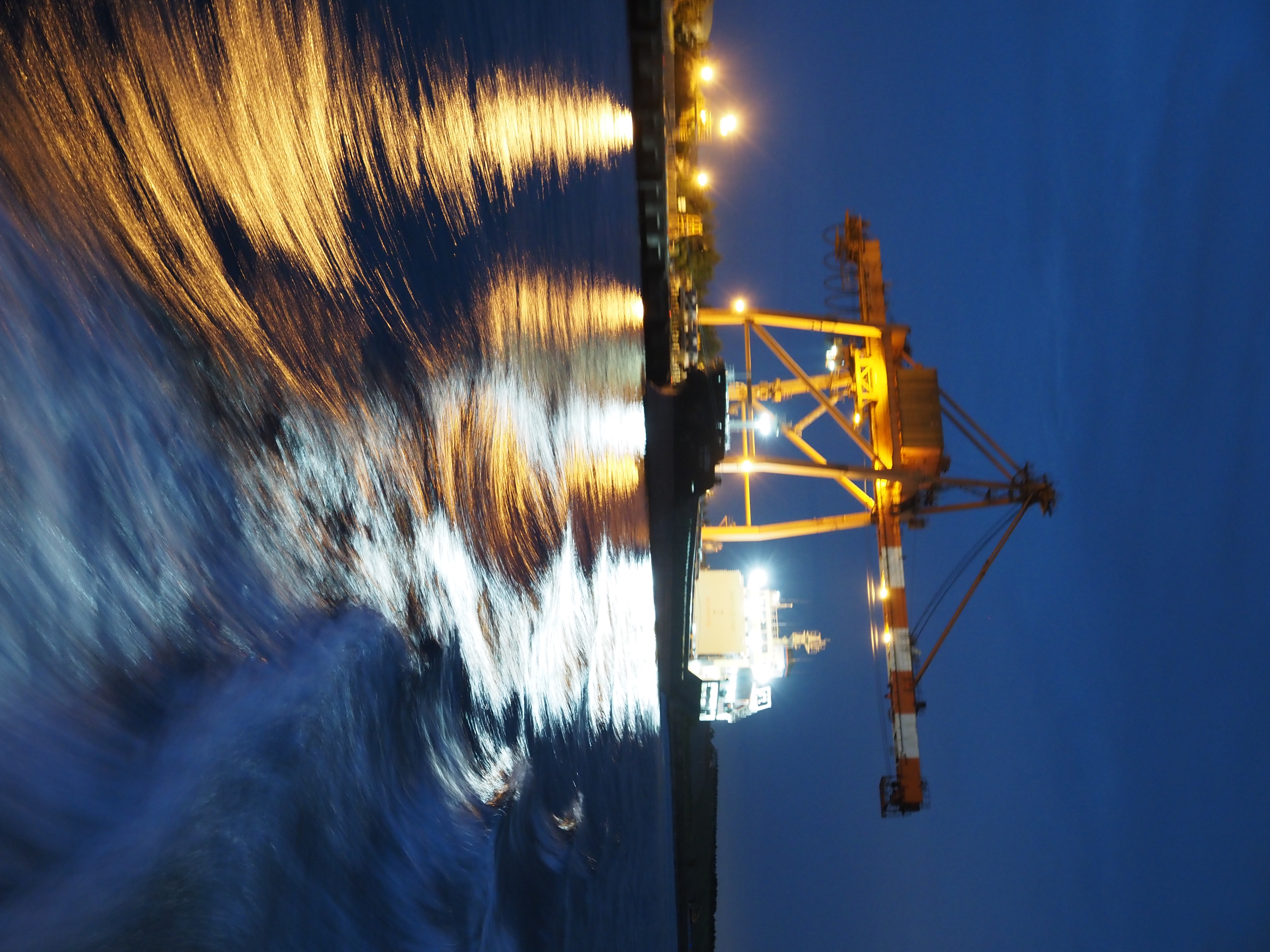 E-M1 Mark III　M.ZUIKO DIGITAL ED 8-25mm F4.0 PRO（25mm）　絞り優先AE（F4・0.3秒・+0.3EV）　ISO 1600