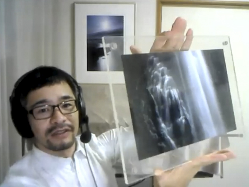 アクリル額は手軽な飾り方のひとつ