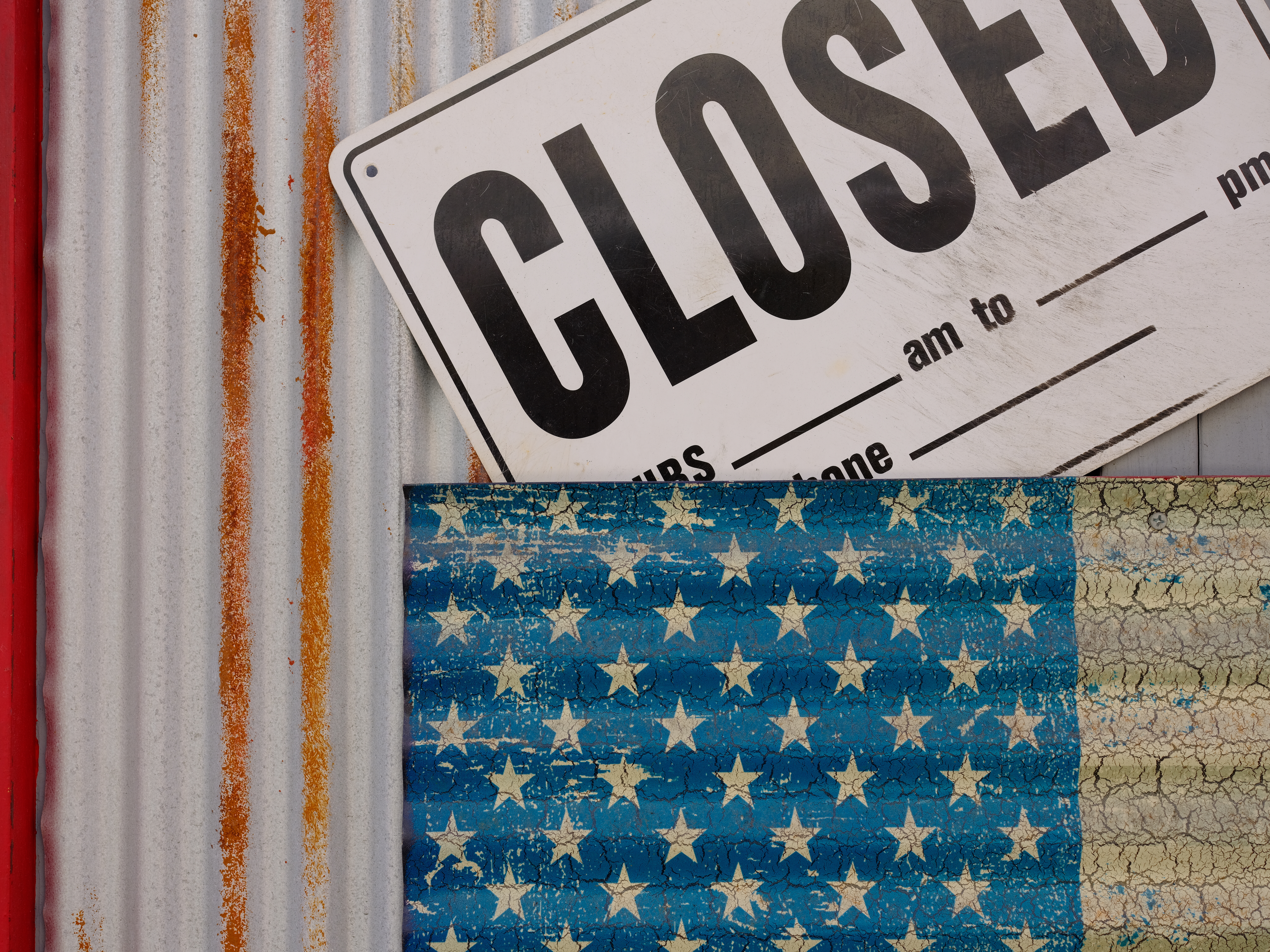 <span class="fnt-85">こうしたシーンではIBISのおかげでEVFが安定するので構図もビシッと決めやすくなった。手ブレだけではないIBISの威力を痛感するシーンの1つ。想像以上にIBISは効果的です。<br>GFX50S II / GF63mmF2.8 R WR / プログラムAE（F5・1/170秒・+0.3EV） / ISO 200 / フィルムシミュレーション：Velvia/ビビッド</span>