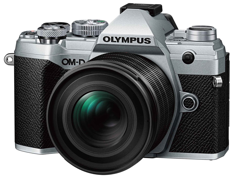 OM-D E-M5 Mark III装着時。外観や仕様は変更になる可能性がある（以下同）