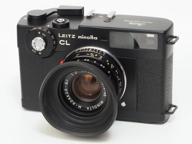 高性能40mmレンズのレジェンドであるMロッコール40mm F2がついたライツミノルタCL。内蔵TTLメーターの受光素子CdSをレンズ後玉直前に置いて、露光直前に退避させるスリリングな挙動をします。仕組みはライカM5に似ています。現役稼働中です。