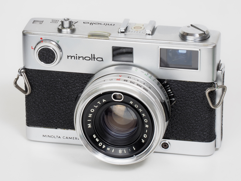 ミノルタAL-E。現在中古フィルムコンパクトカメラで人気のあるのは、コンタックスT系とか富士フイルムのクラッセとか。こういう不人気カメラはランチ＋α価格で購入できたりします。