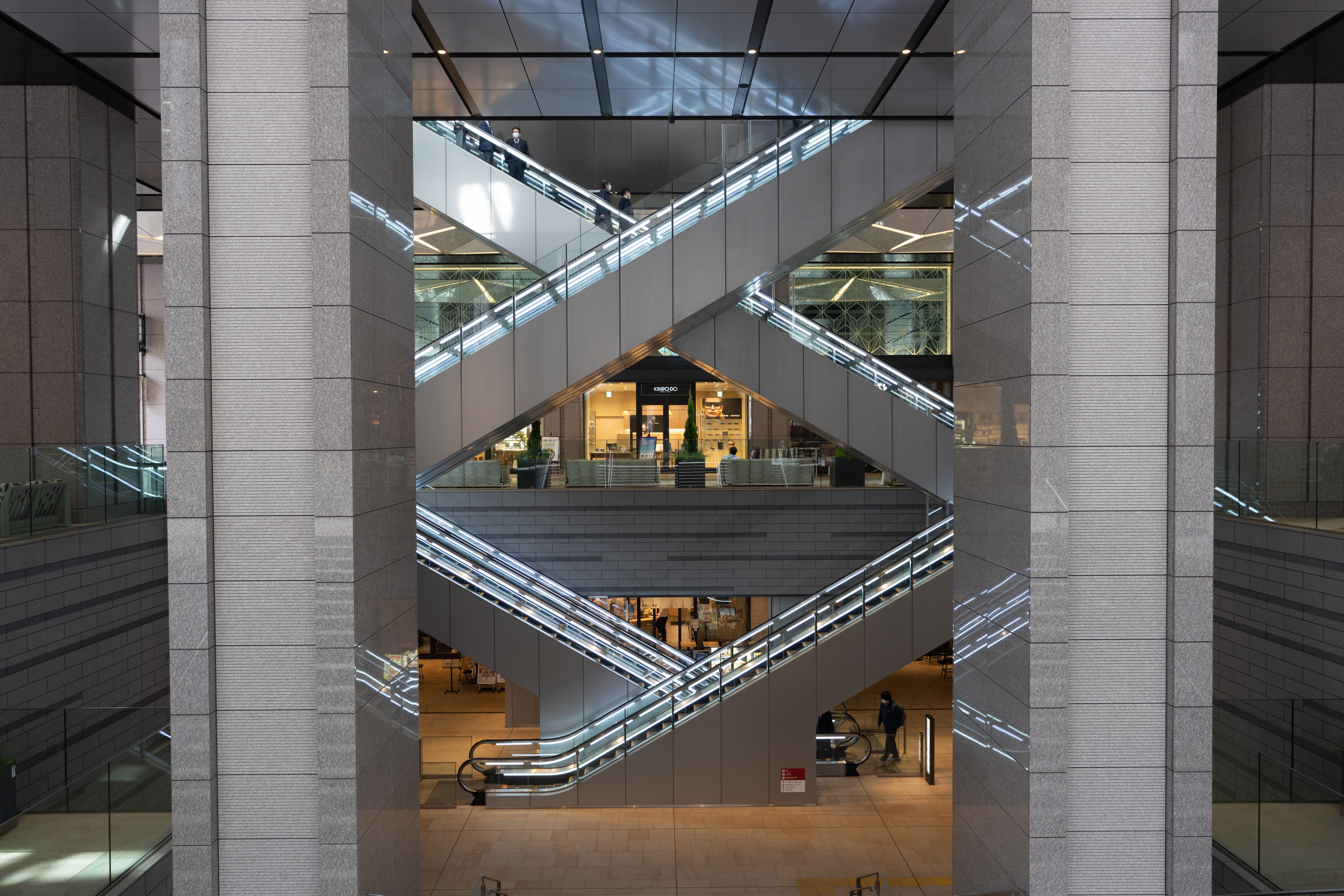 <span class="fnt-85">α7R IV / 24mm F3.5 DG DN / 絞り優先AE（F5.6・1/30秒・±0EV ）/ ISO 400</span>