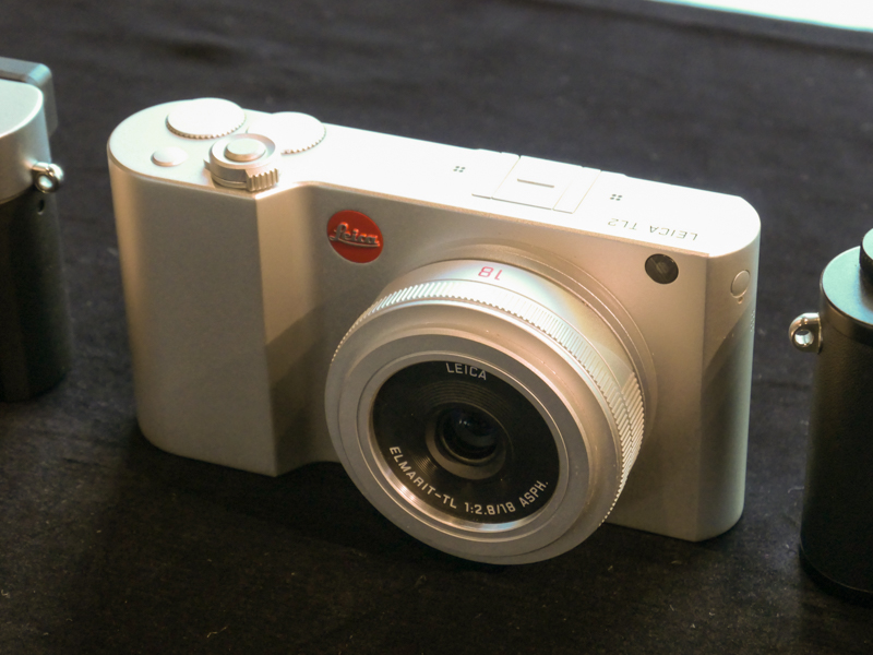 LマウントのAPS-Cミラーレスカメラ「ライカTL2」。シリーズ初代モデルは2014年登場