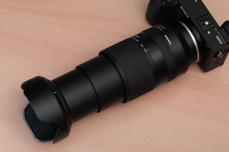 フード装着時（望遠端）