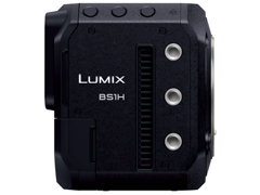 パナソニック、大きさそのままフルサイズ機になったボックス型カメラ