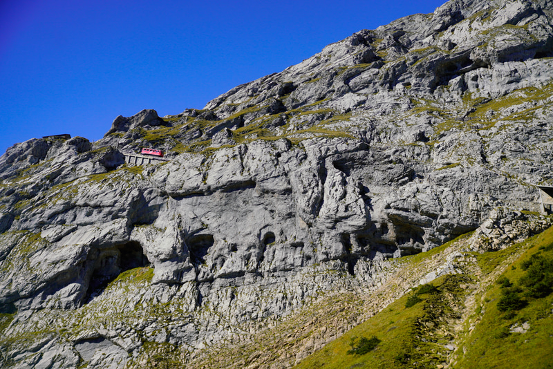 ソニーα7R III　FE 24-70mm F2.8 GM（47mm）　絞り優先オート（F2.8、1/2,500秒）ISO 200　WB：太陽光　風景