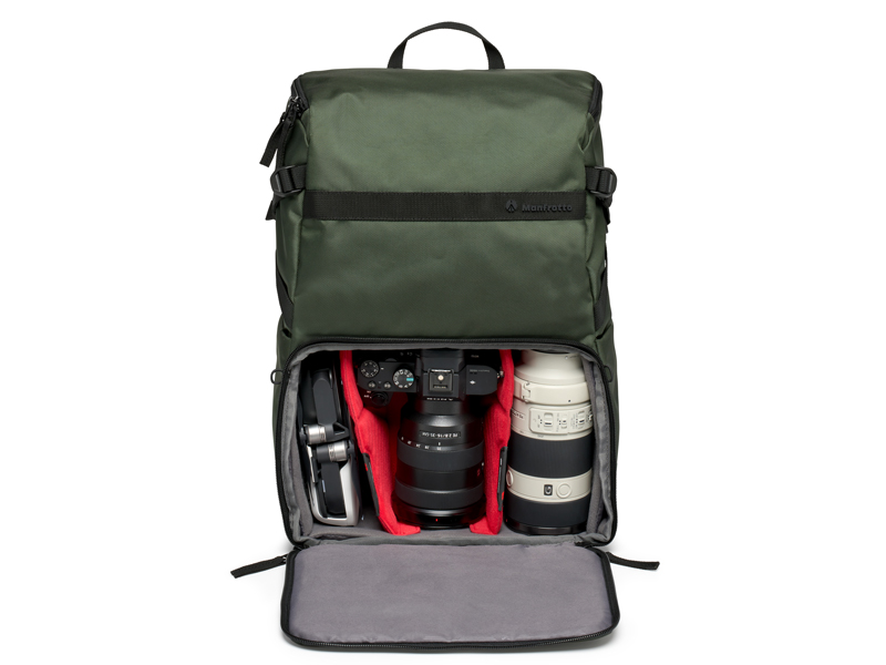 カメラコンパートメントの取り付け方向を変えることで、機材へのアクセス方式を変更できる