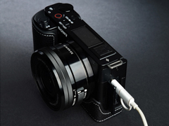 コロンビアレザーを採用したソニーのAPS-Cミラーレス「VLOGCAM ZV-E10