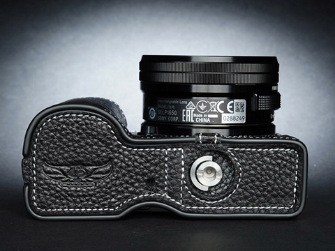 コロンビアレザーを採用したソニーのAPS-Cミラーレス「VLOGCAM ZV-E10