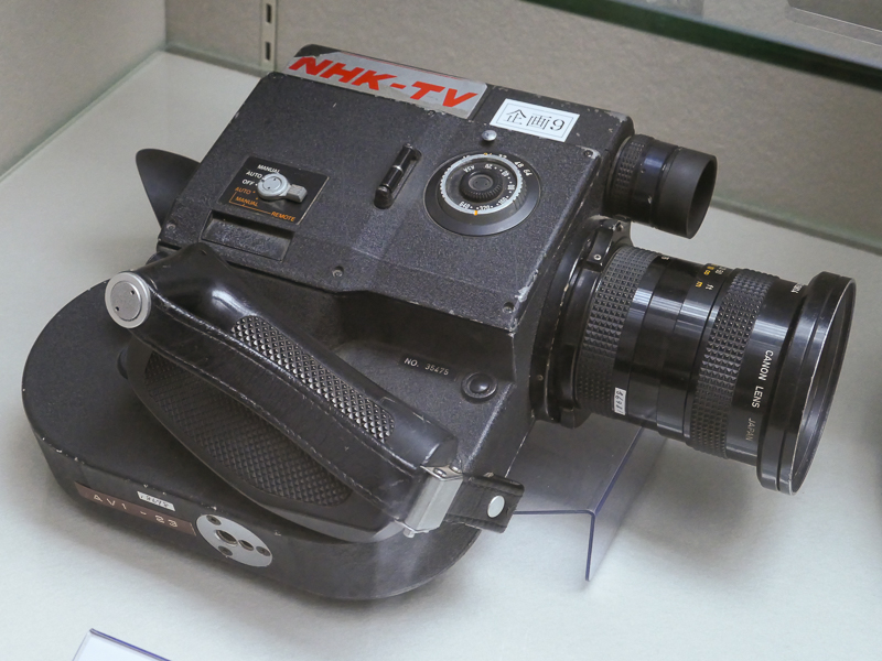 キヤノン スクーピック16MN（1974年）。1973年発売のスクーピック16Mをベースに、ニュースカメラマン向けに操作性と耐久性を向上させたプロフェッショナルモデルだという。