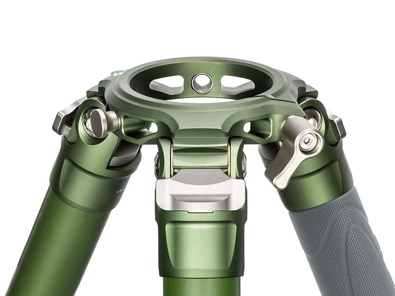 付属のフラットユニットとハーフボールアダプターを付け替えることで、静止画/ビデオ雲台の両方に対応する