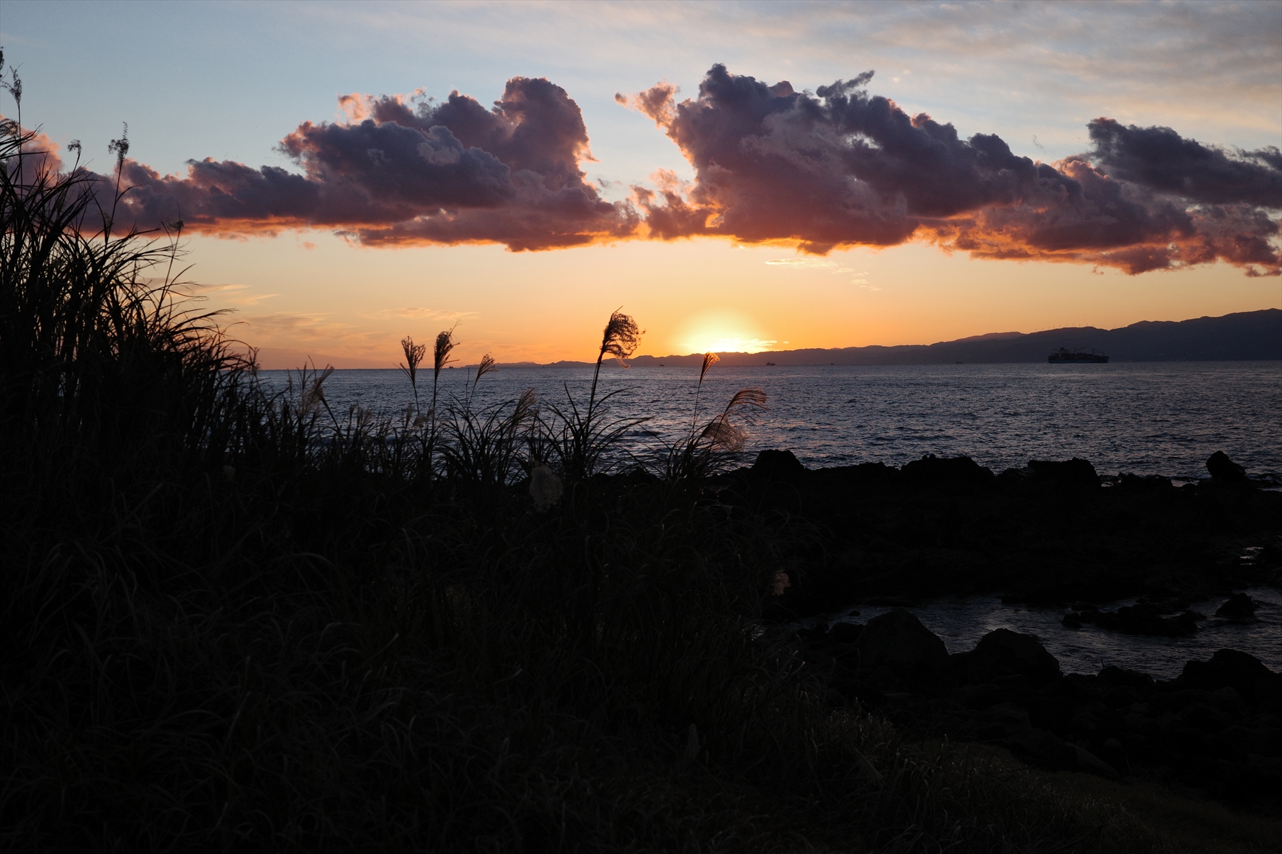 広すぎず狭すぎず、GRⅢxなら風景撮影にも相応しい。<br>RICOH GR IIIx / 40mm / プログラムAE（F3.5・1/160秒・-1.7EV） / ISO 200 / WB太陽光 / ポジフィルム調