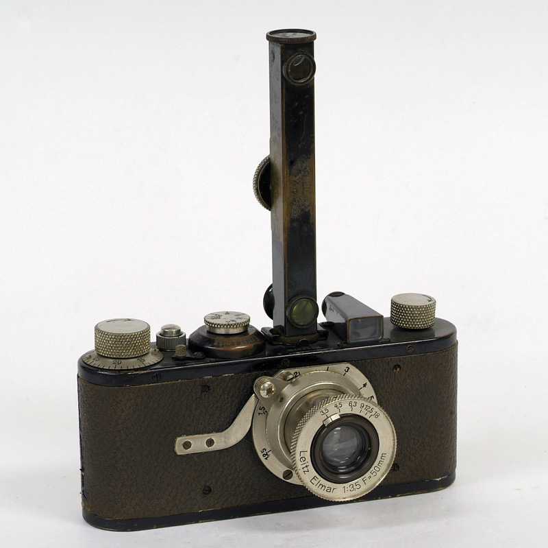 写真2：実際に市販されたライカA型はファインダーがボディに設けられているので、アクセサリーシューの主目的は単独距離計の装着に変わった。（写真提供：<a href="https://www.jcii-cameramuseum.jp" class="n" target="_blank">日本カメラ博物館</a>）