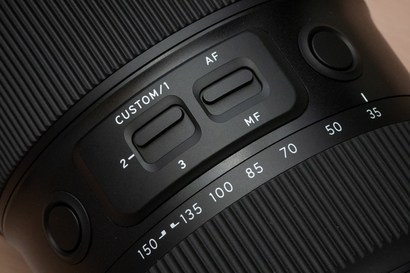 フォーカスセットボタンとスイッチ類