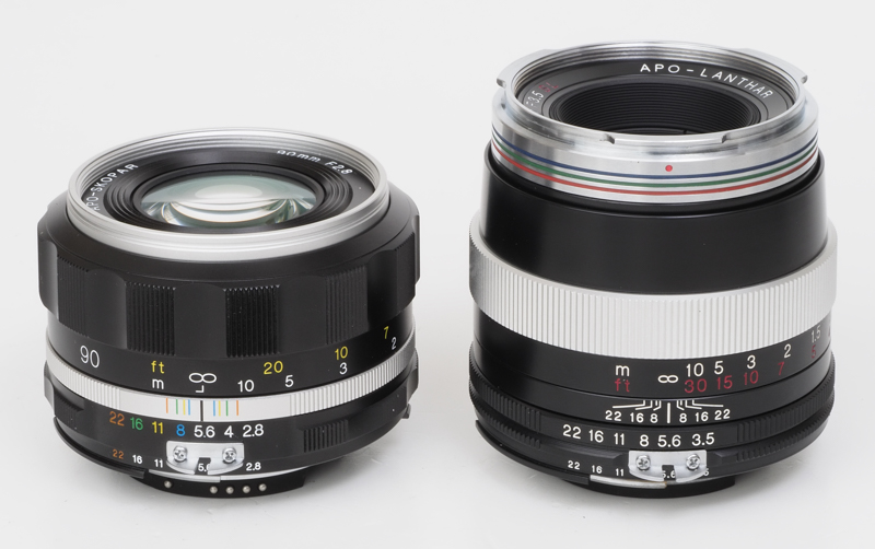 コシナ・フォクトレンダー時代の黎明期に登場した名玉アポランター90mm F3.5 SLと長さを比べてみると、F値は明るいのに長さはこんなに異なりますね。