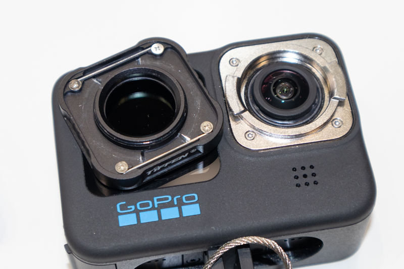 マウントに対応した形状になっている