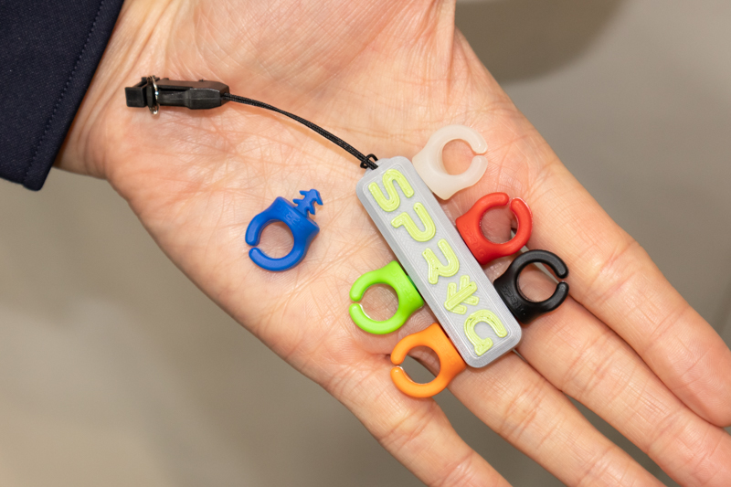 オプションでホルダーもある（1/4タイプのみ）