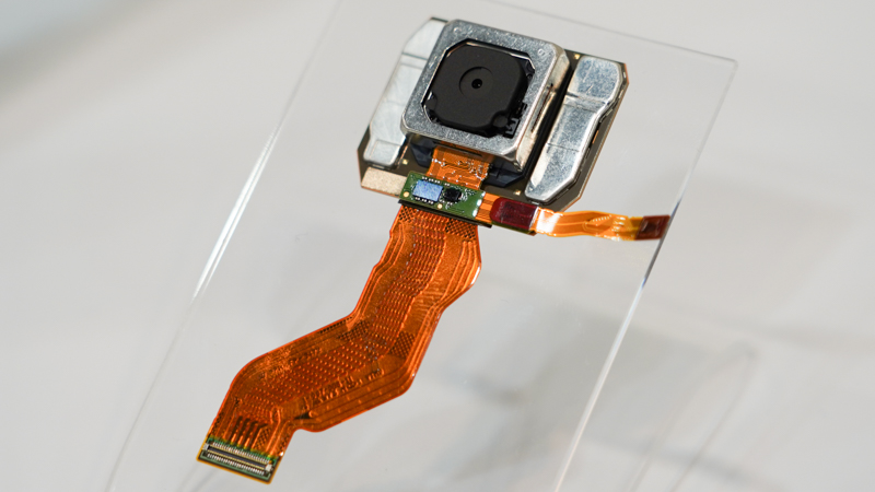 1.0型センサーを搭載する24mmカメラのユニットパーツ