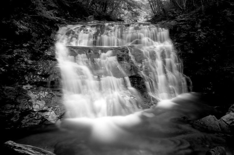 「清流」（山梨県都留市）　撮影機材：ピンホールカメラ1号（準標準）