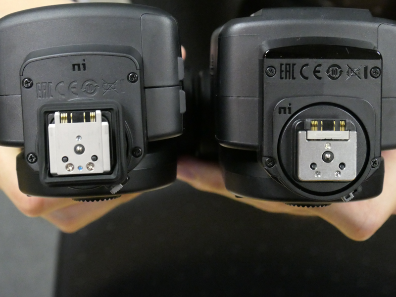 左が新製品「HVL-F60RM2」、右が従来モデル「HVL-F60RM」