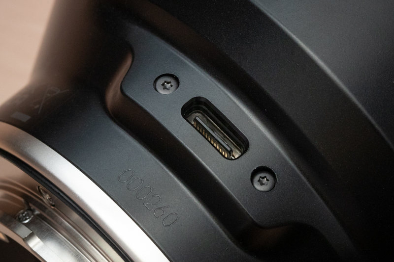 鏡胴のUSB Type-C端子