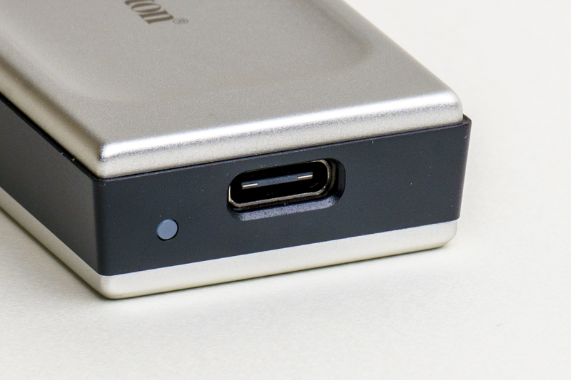 XS2000のUSB Type-C端子