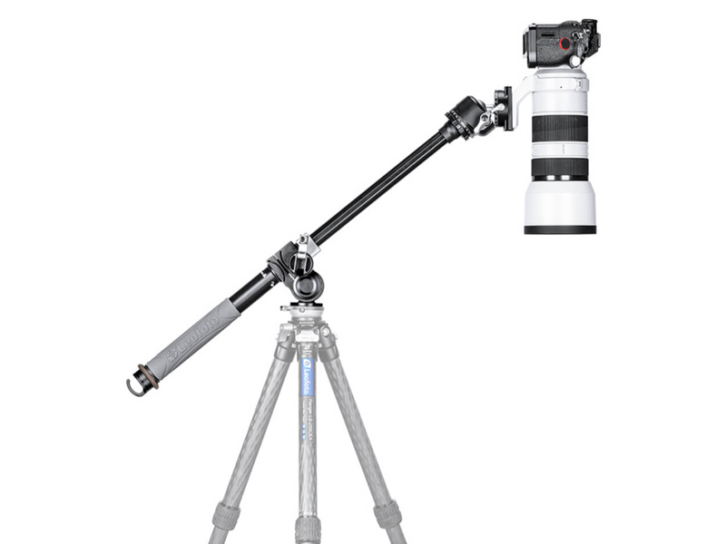 俯瞰撮影に対応。ポール下部にはエンドフックも備えた