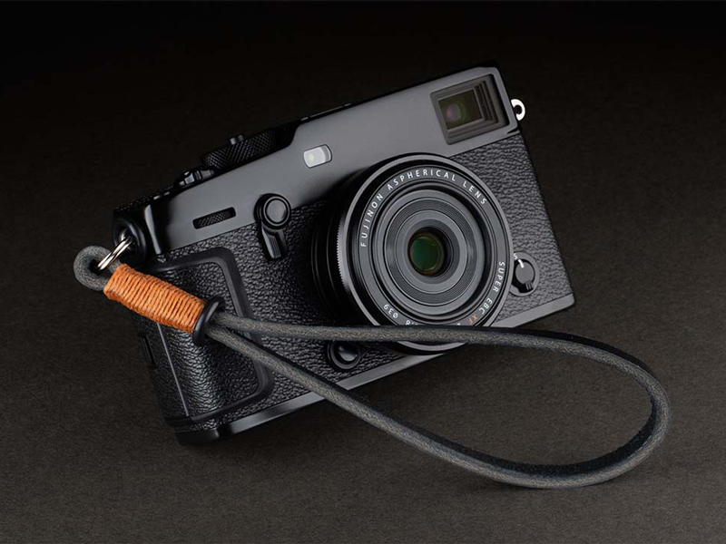 丸リングタイプ。ワックスコードのカラーに新色（オレンジ）が追加された