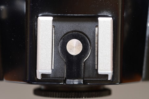 カメラ用語の散歩道：第10回：アクセサリーシュー（後編） - デジカメ