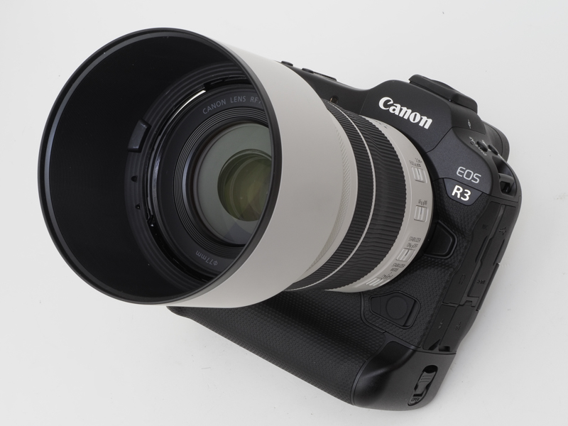 RFレンズのF4望遠ズーム「RF70-200mm F4 L IS USM」。